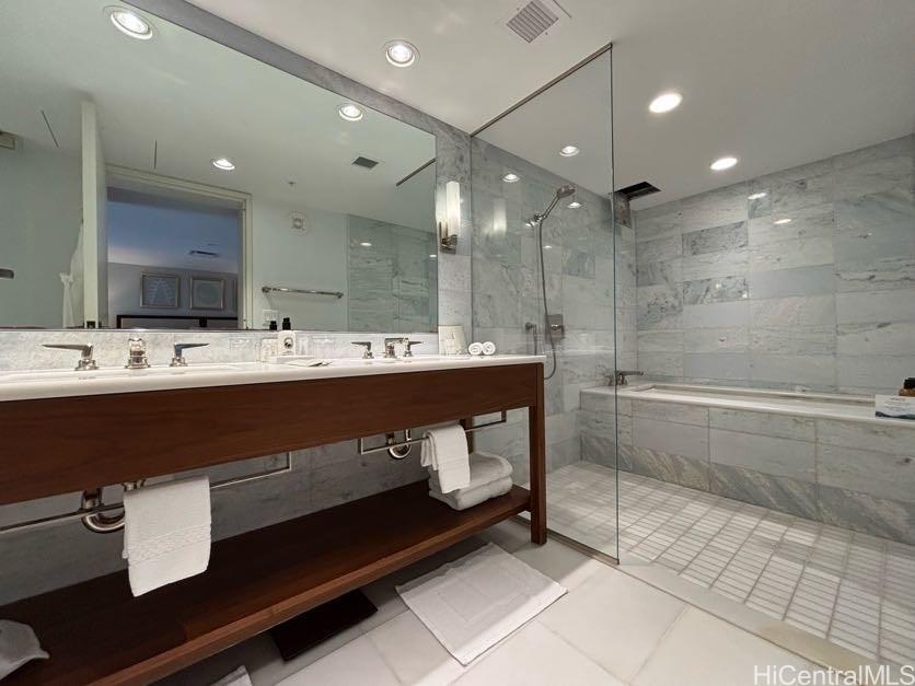 The Ritz-Carlton Residences condo # 2906, Honolulu, Hawaii - photo 11 of 24