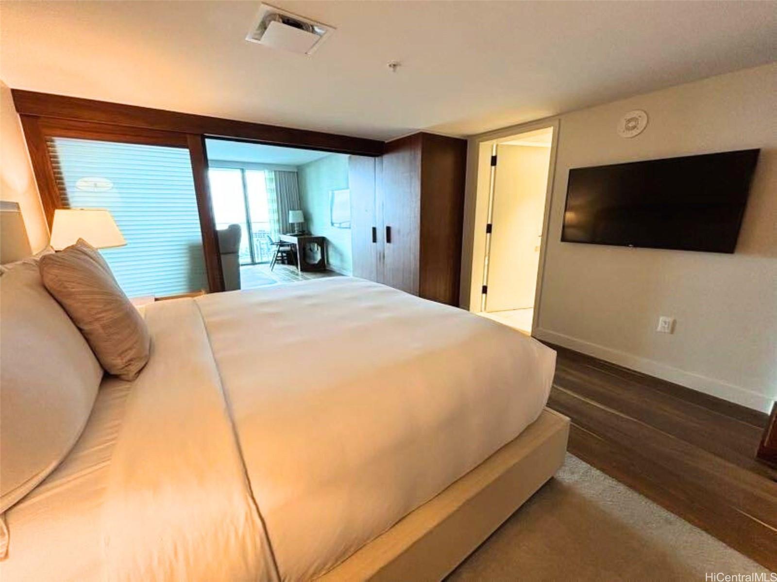 The Ritz-Carlton Residences condo # 2906, Honolulu, Hawaii - photo 6 of 24