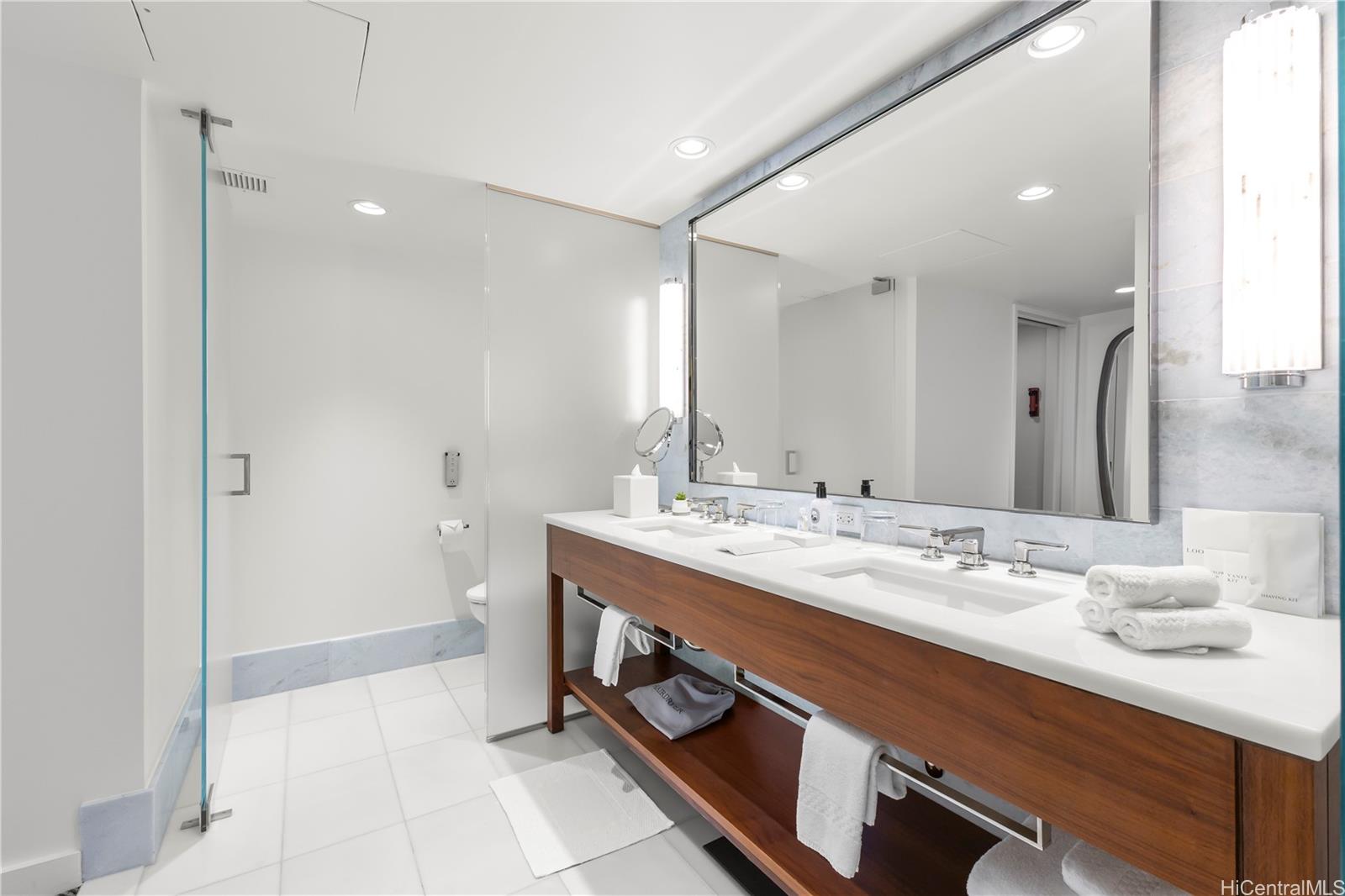 The Ritz-Carlton Residences condo # 3005, Honolulu, Hawaii - photo 6 of 21