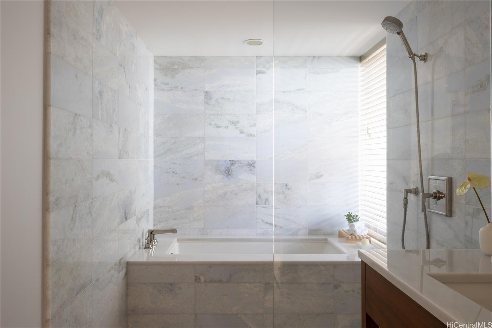 The Ritz-Carlton Residences condo # 3010, Honolulu, Hawaii - photo 13 of 24