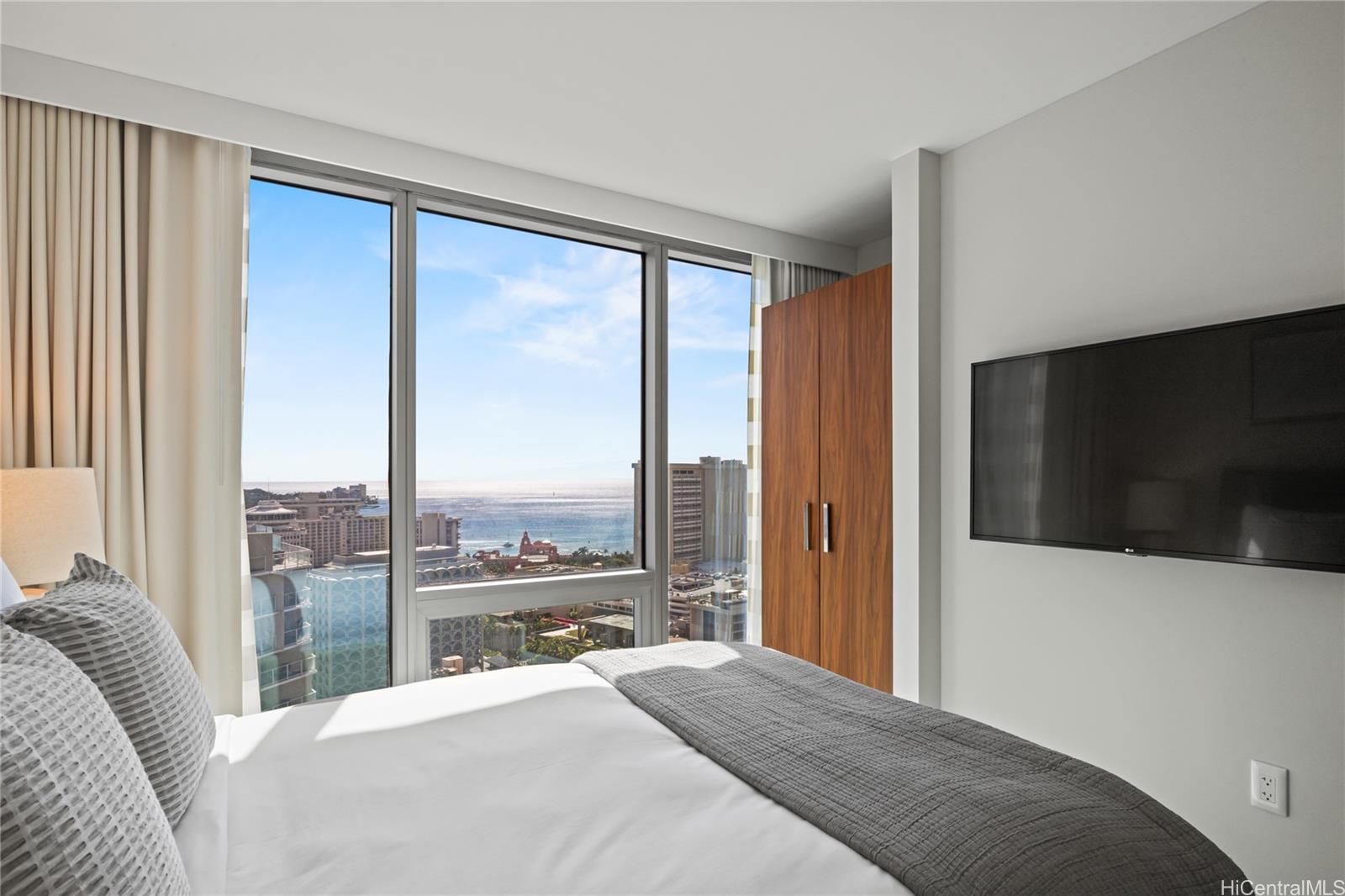 The Ritz-Carlton Residences condo # 3010, Honolulu, Hawaii - photo 16 of 24