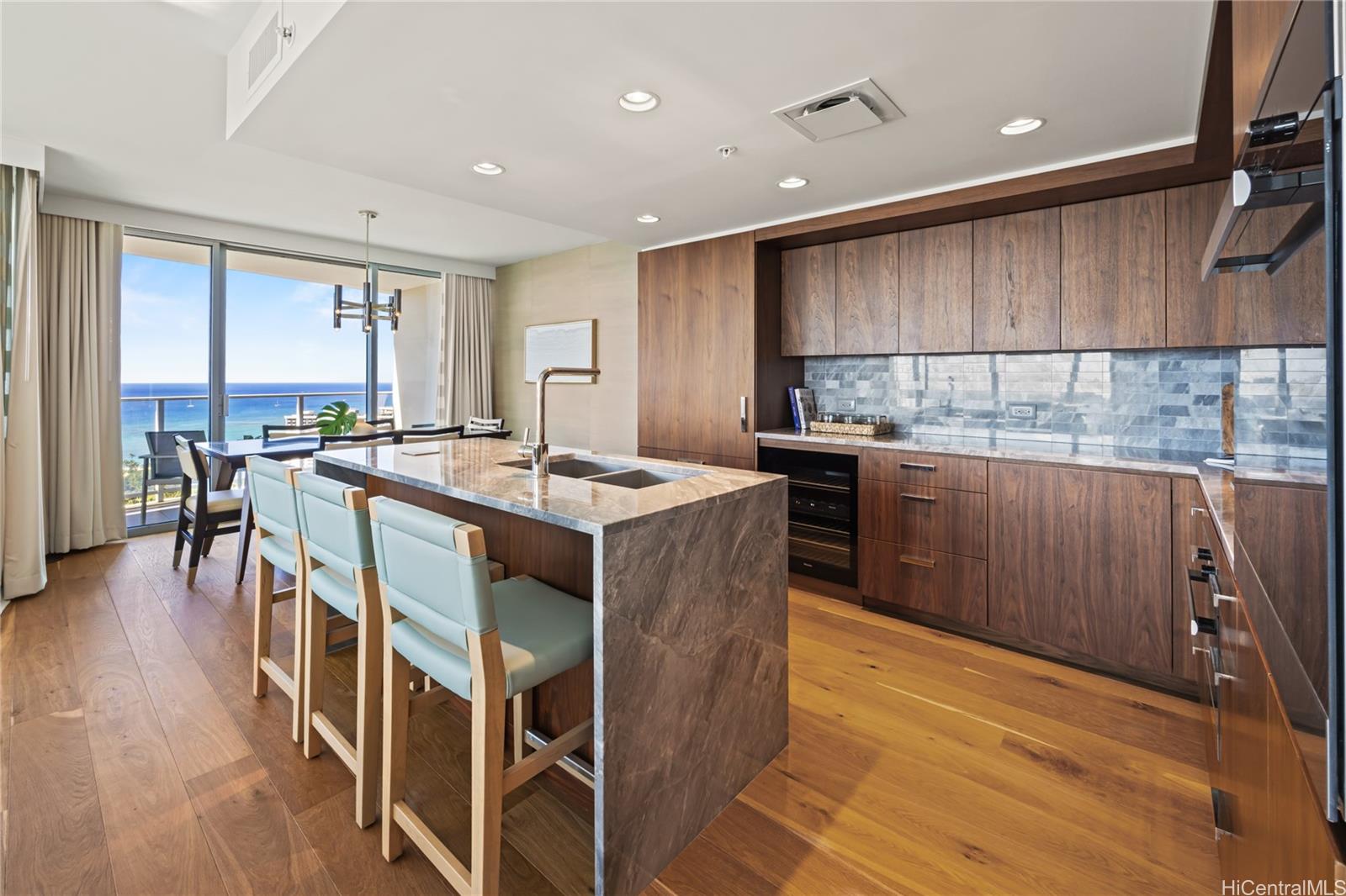 The Ritz-Carlton Residences condo # 3010, Honolulu, Hawaii - photo 6 of 24