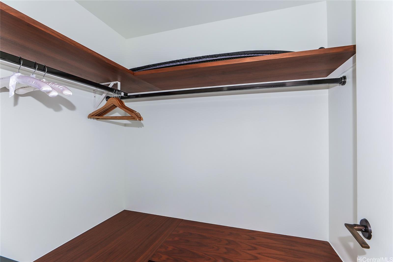 The Ritz-Carlton Residences condo # 3302, Honolulu, Hawaii - photo 11 of 23