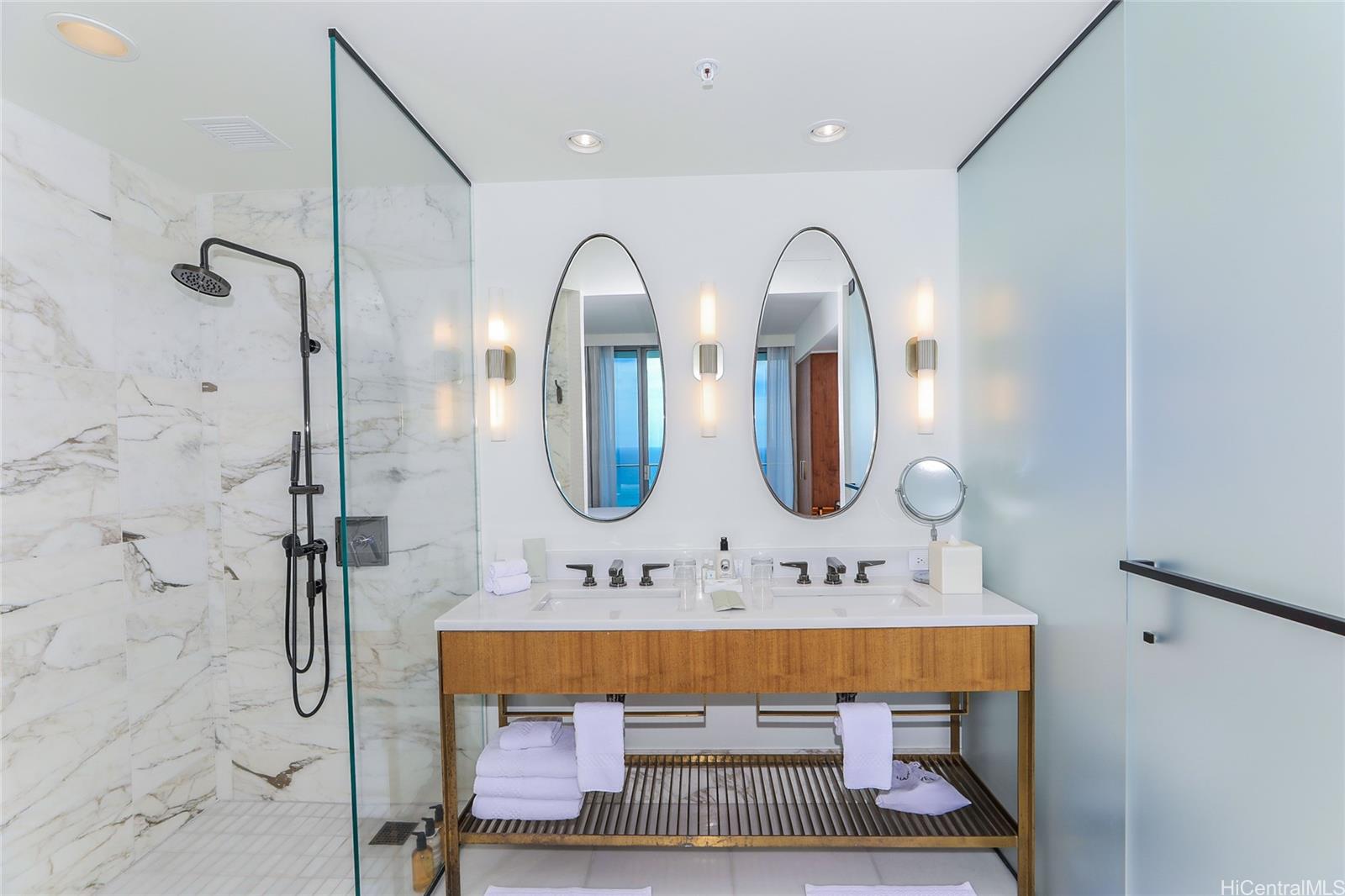 The Ritz-Carlton Residences condo # 3302, Honolulu, Hawaii - photo 13 of 23