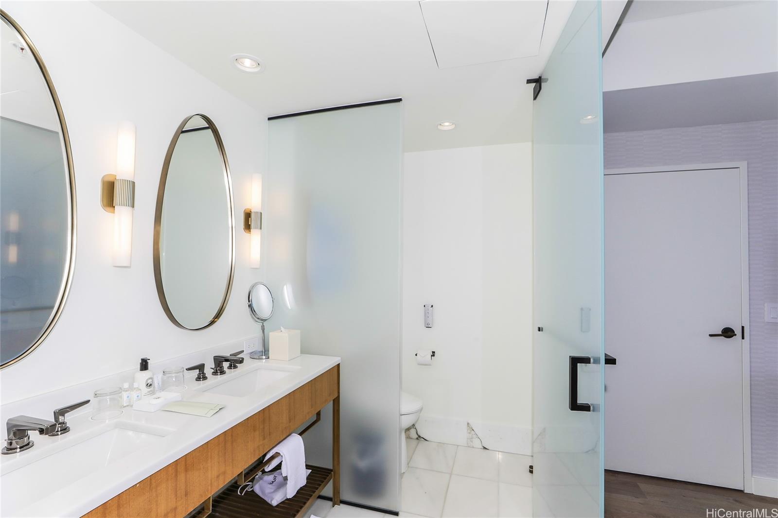 The Ritz-Carlton Residences condo # 3302, Honolulu, Hawaii - photo 14 of 23