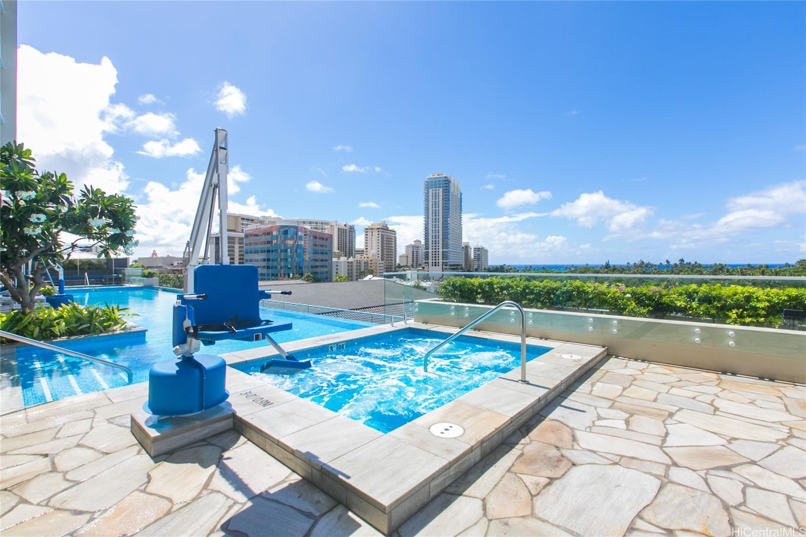 The Ritz-Carlton Residences condo # 3302, Honolulu, Hawaii - photo 22 of 23