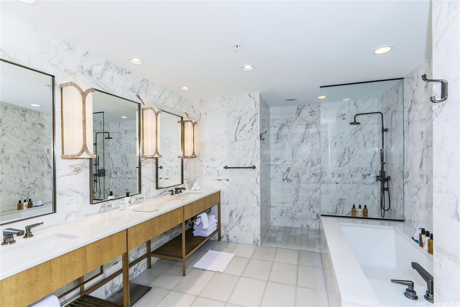 The Ritz-Carlton Residences condo # 3302, Honolulu, Hawaii - photo 9 of 23