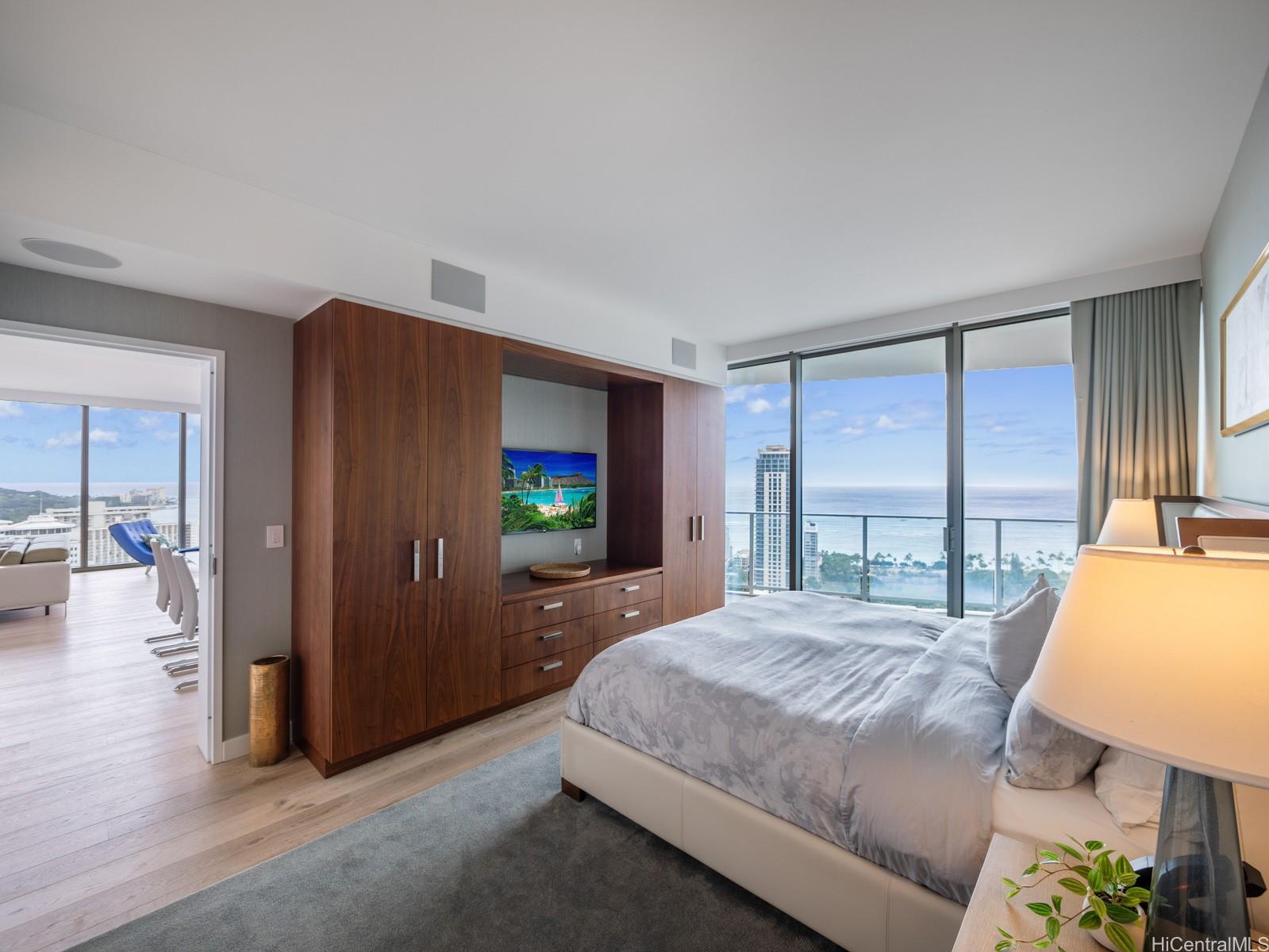 The Ritz-Carlton Residences condo # 3307, Honolulu, Hawaii - photo 11 of 25