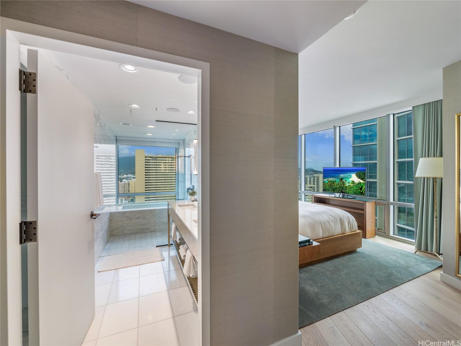 The Ritz-Carlton Residences condo # 3307, Honolulu, Hawaii - photo 16 of 25