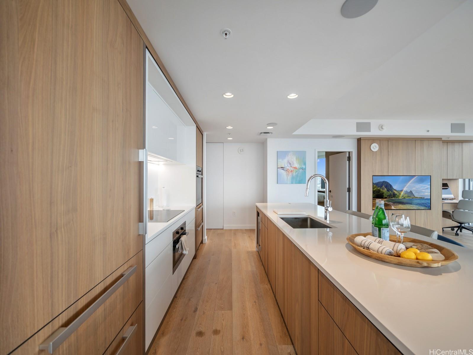 The Ritz-Carlton Residences condo # 3307, Honolulu, Hawaii - photo 9 of 25