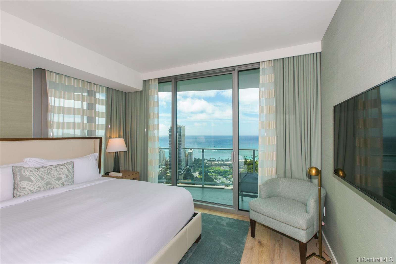 The Ritz-Carlton Residences condo # 3405, Honolulu, Hawaii - photo 13 of 16