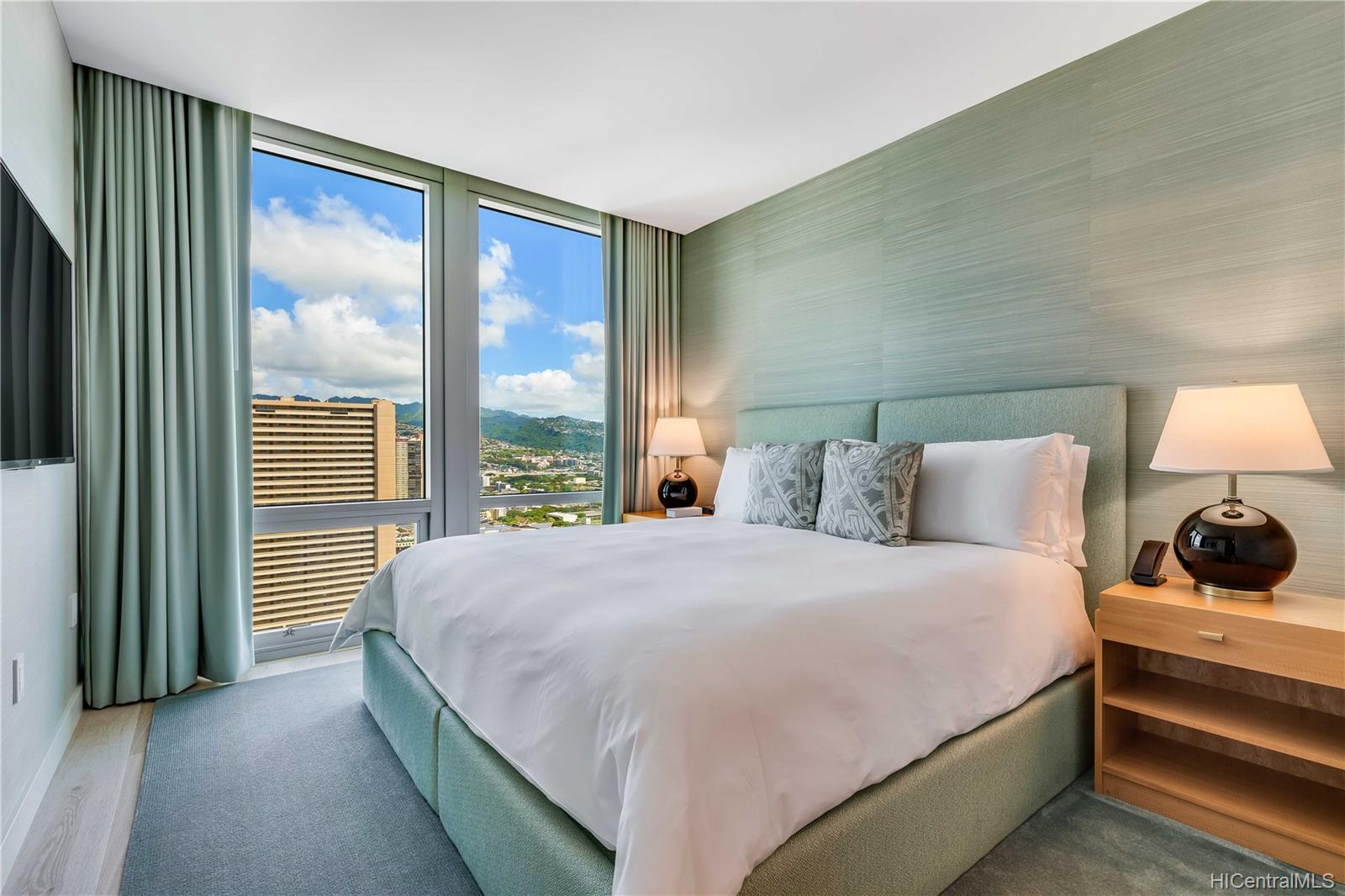 The Ritz-Carlton Residences condo # 3407, Honolulu, Hawaii - photo 17 of 24