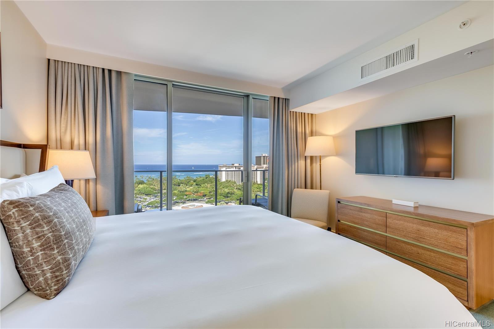 The Ritz-Carlton Residences condo # D2005 (Tower 2), Honolulu, Hawaii - photo 12 of 16