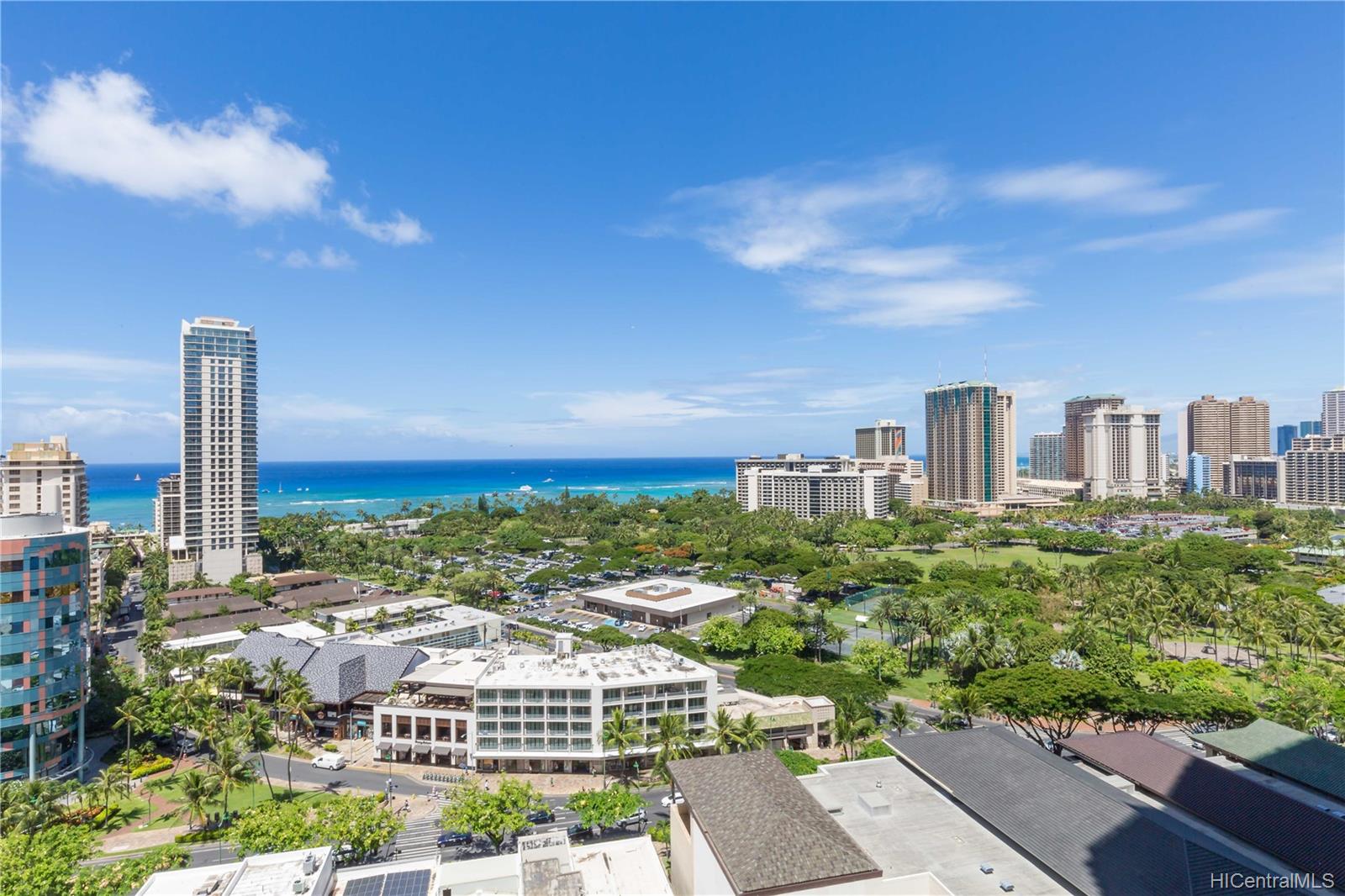 The Ritz-Carlton Residences condo # D2005 (Tower 2), Honolulu, Hawaii - photo 4 of 16
