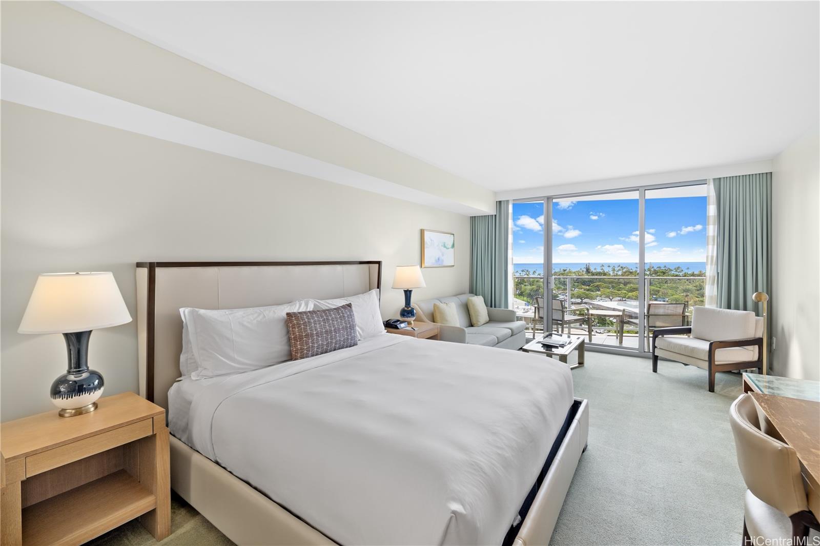 The Ritz-Carlton Residences condo # E1013, Honolulu, Hawaii - photo 10 of 19