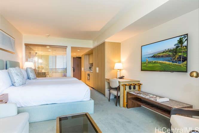 The Ritz-Carlton Residences condo # E1103, Honolulu, Hawaii - photo 2 of 15