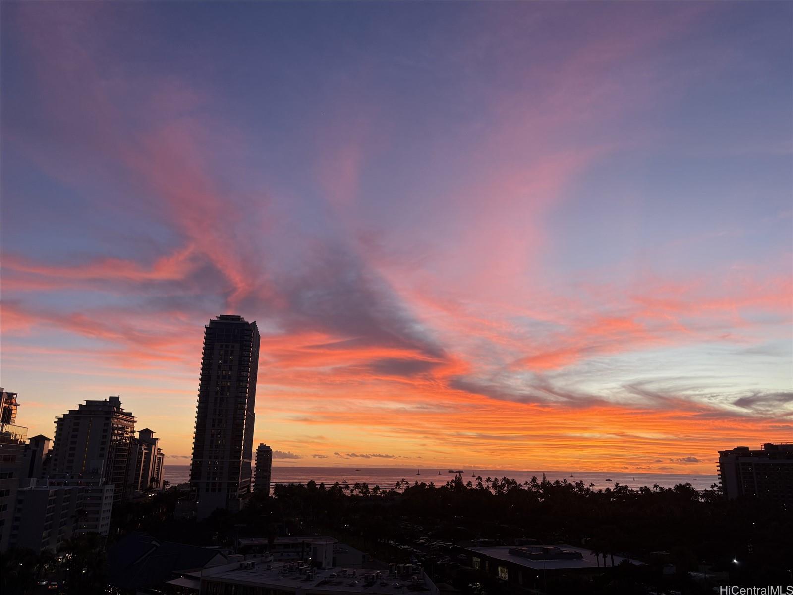 The Ritz-Carlton Residences condo # E1114, Honolulu, Hawaii - photo 7 of 18