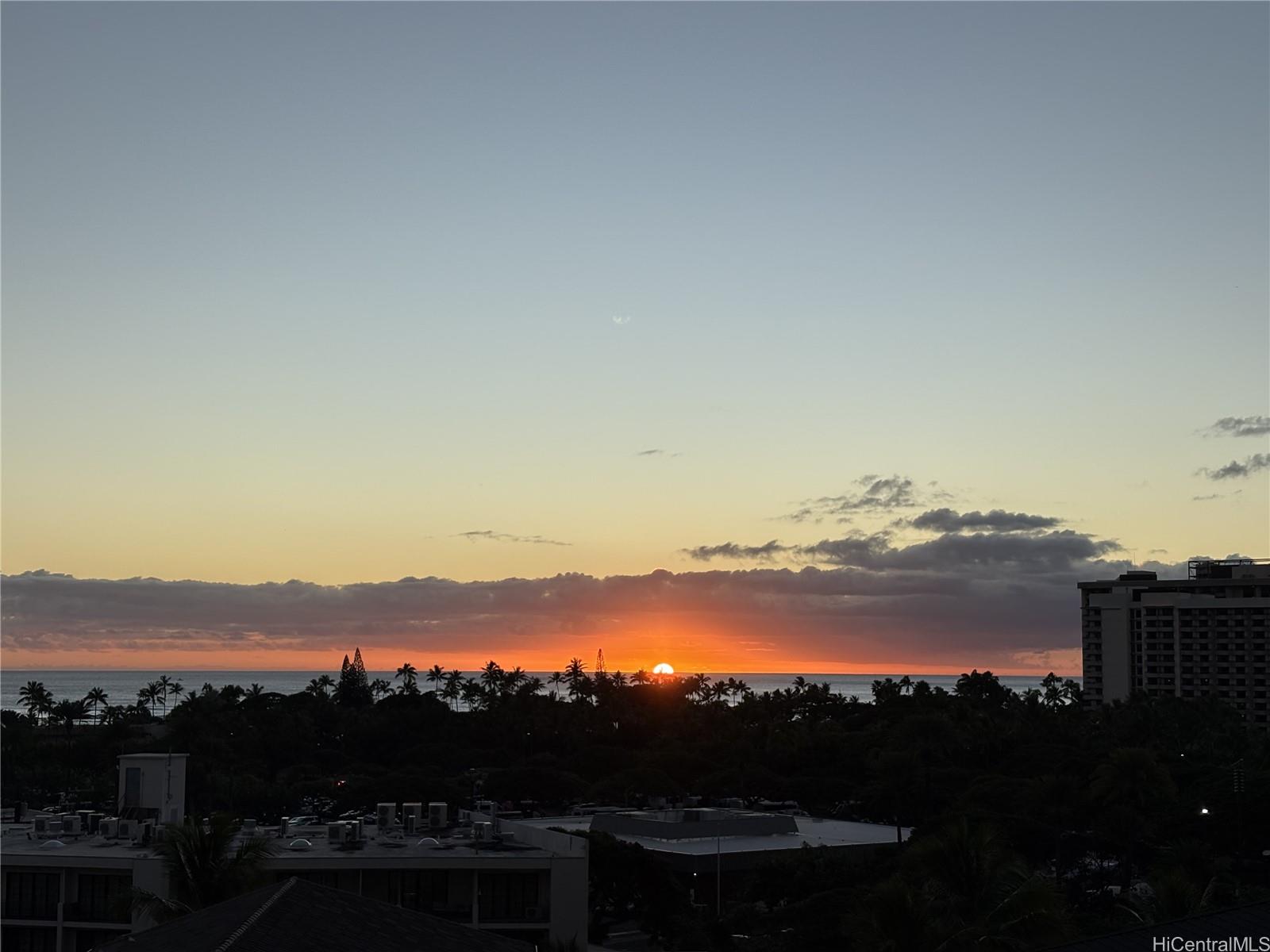 The Ritz-Carlton Residences condo # E1114, Honolulu, Hawaii - photo 8 of 18