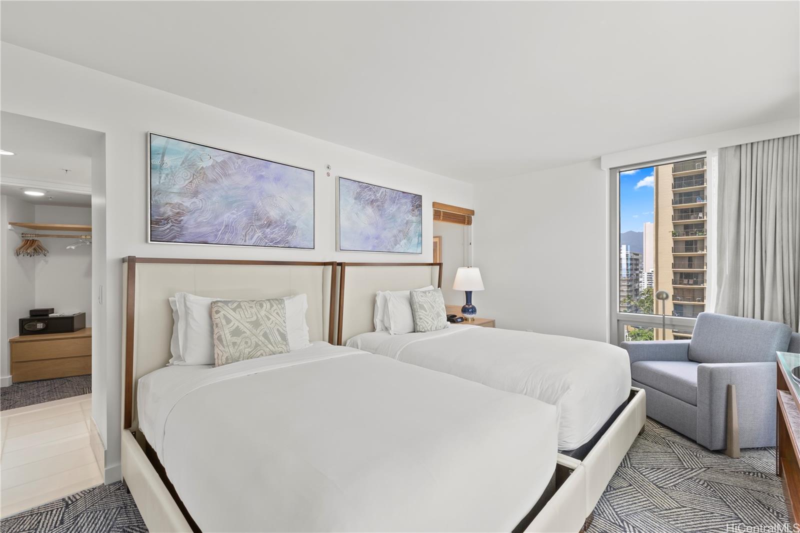 The Ritz-Carlton Residences condo # E1116, Honolulu, Hawaii - photo 12 of 17