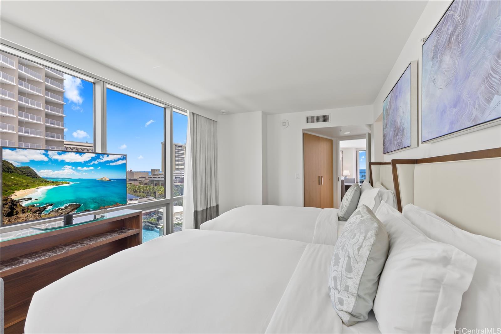 The Ritz-Carlton Residences condo # E1116, Honolulu, Hawaii - photo 13 of 17