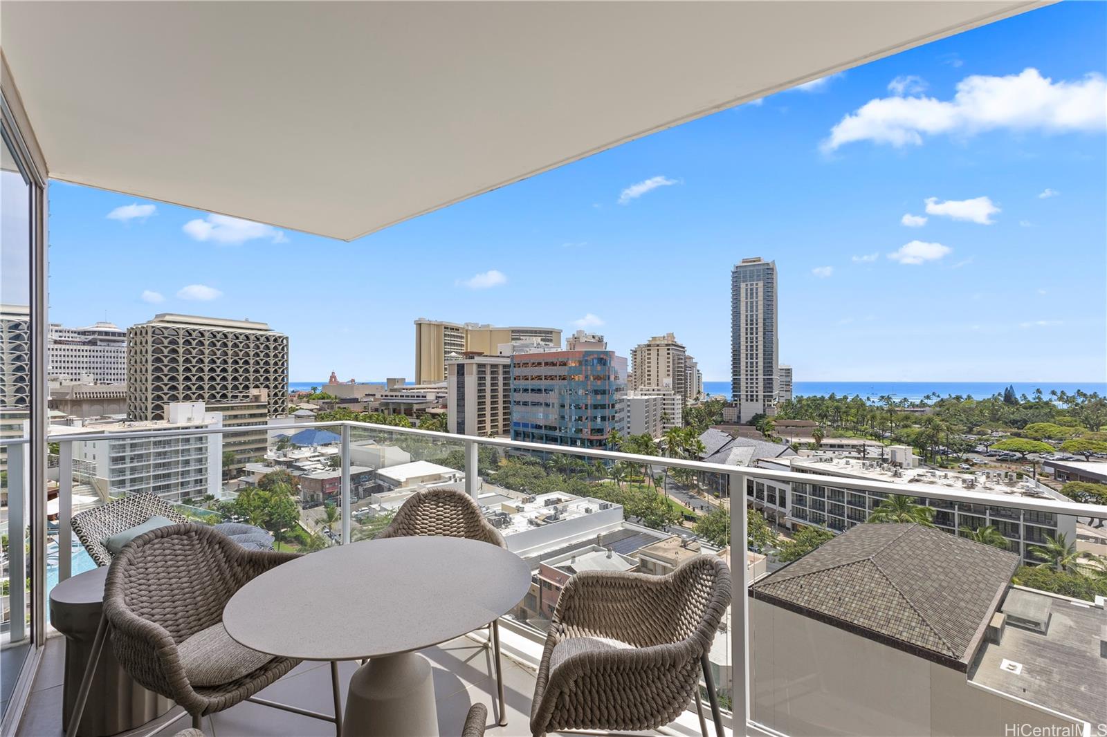 The Ritz-Carlton Residences condo # E1116, Honolulu, Hawaii - photo 7 of 17