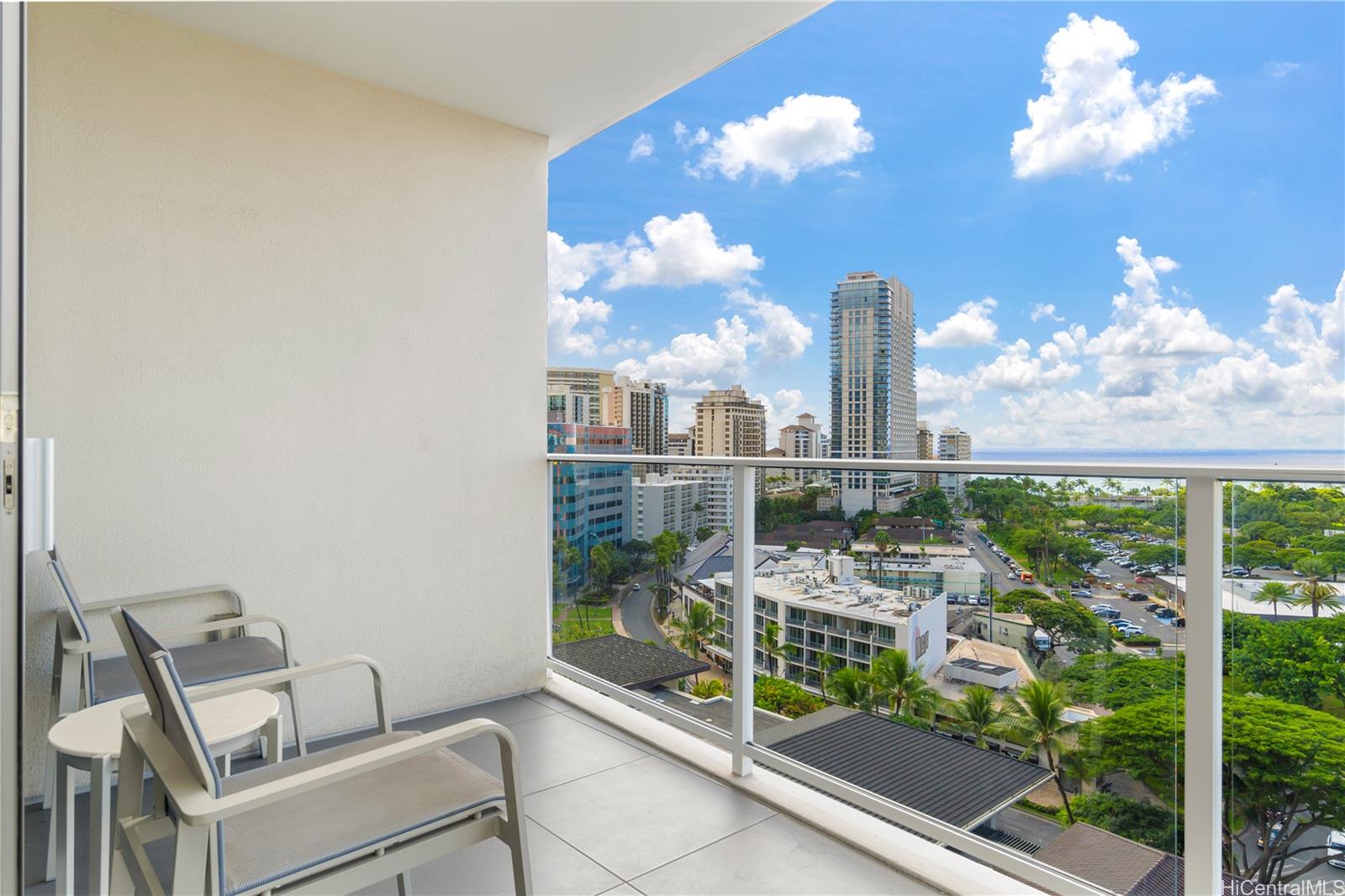 The Ritz-Carlton Residences condo # E1405, Honolulu, Hawaii - photo 23 of 24