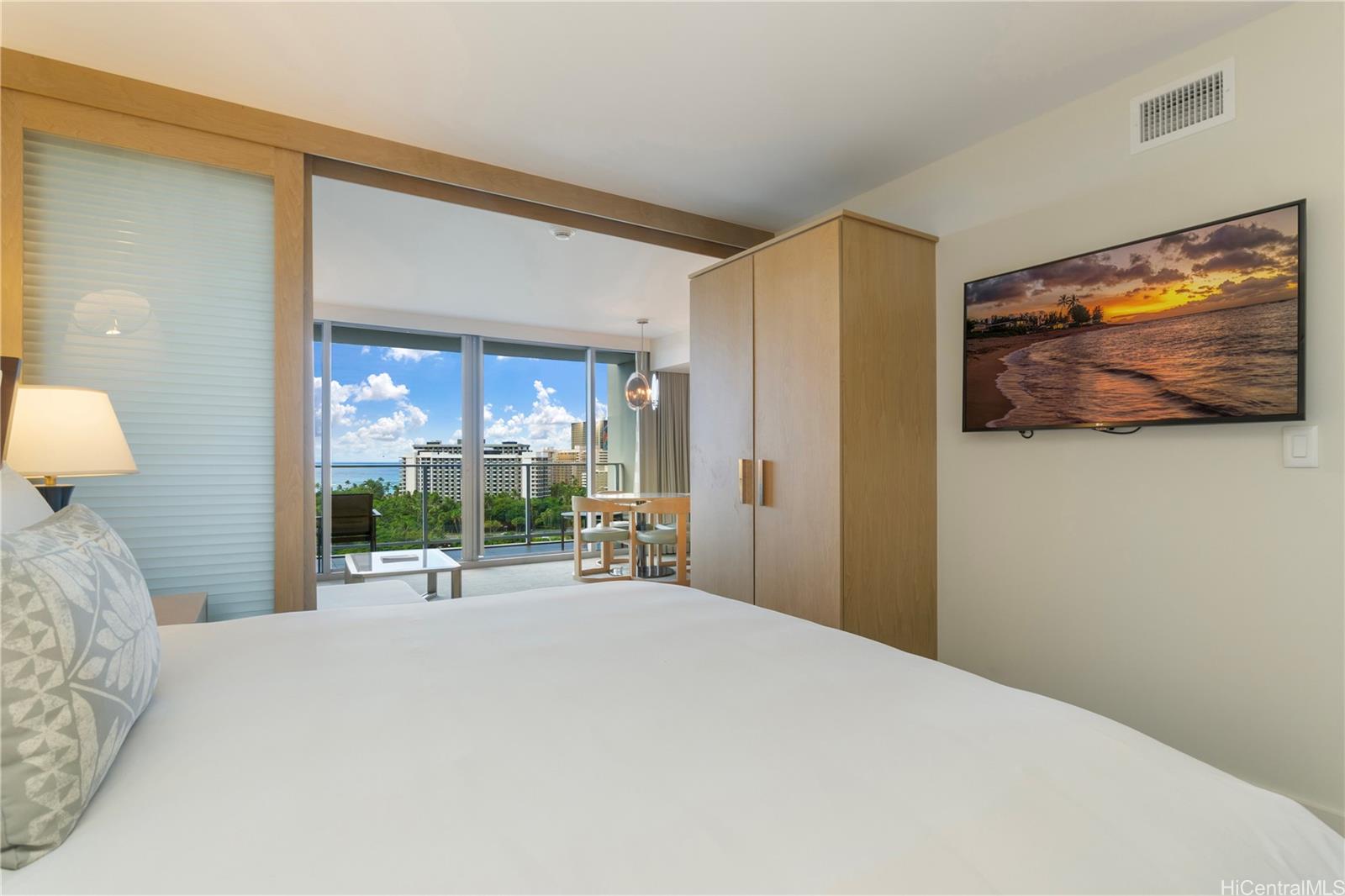 The Ritz-Carlton Residences condo # E1405, Honolulu, Hawaii - photo 8 of 24