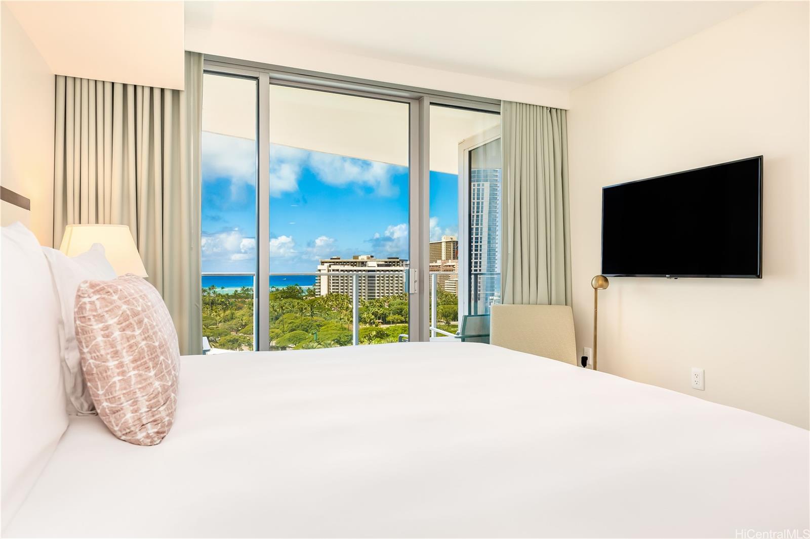 The Ritz-Carlton Residences condo # E1411, Honolulu, Hawaii - photo 12 of 25