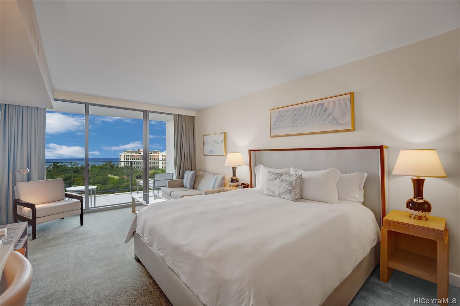 The Ritz-Carlton Residences condo # E1506 (Tower 1), Honolulu, Hawaii - photo 2 of 17