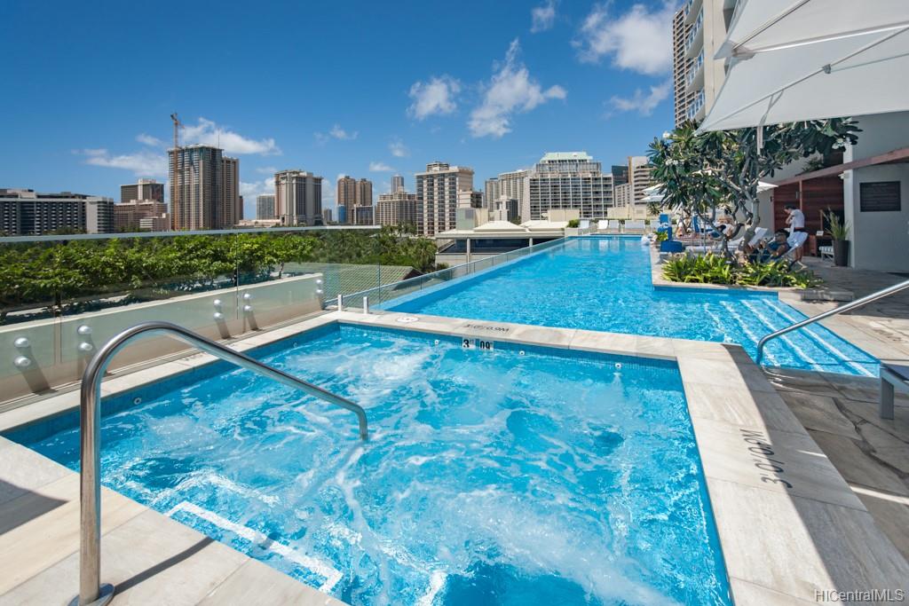 The Ritz-Carlton Residences condo # E1506 (Tower 1), Honolulu, Hawaii - photo 11 of 17