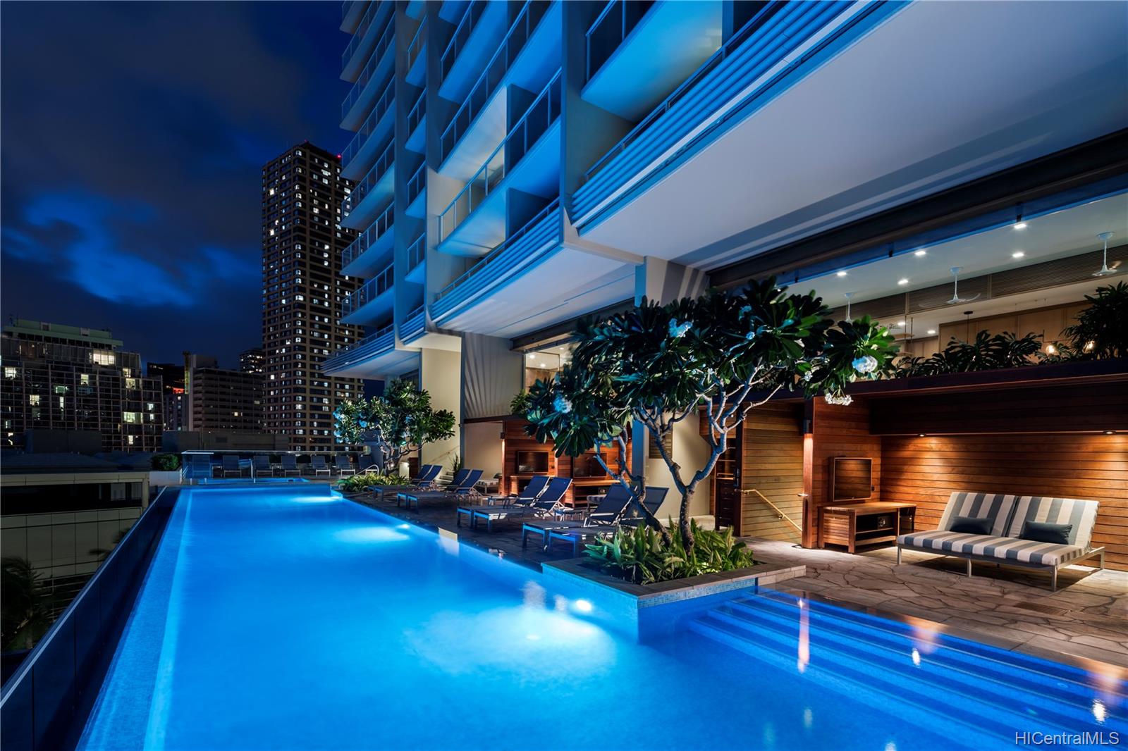 The Ritz-Carlton Residences condo # E1507, Honolulu, Hawaii - photo 21 of 25