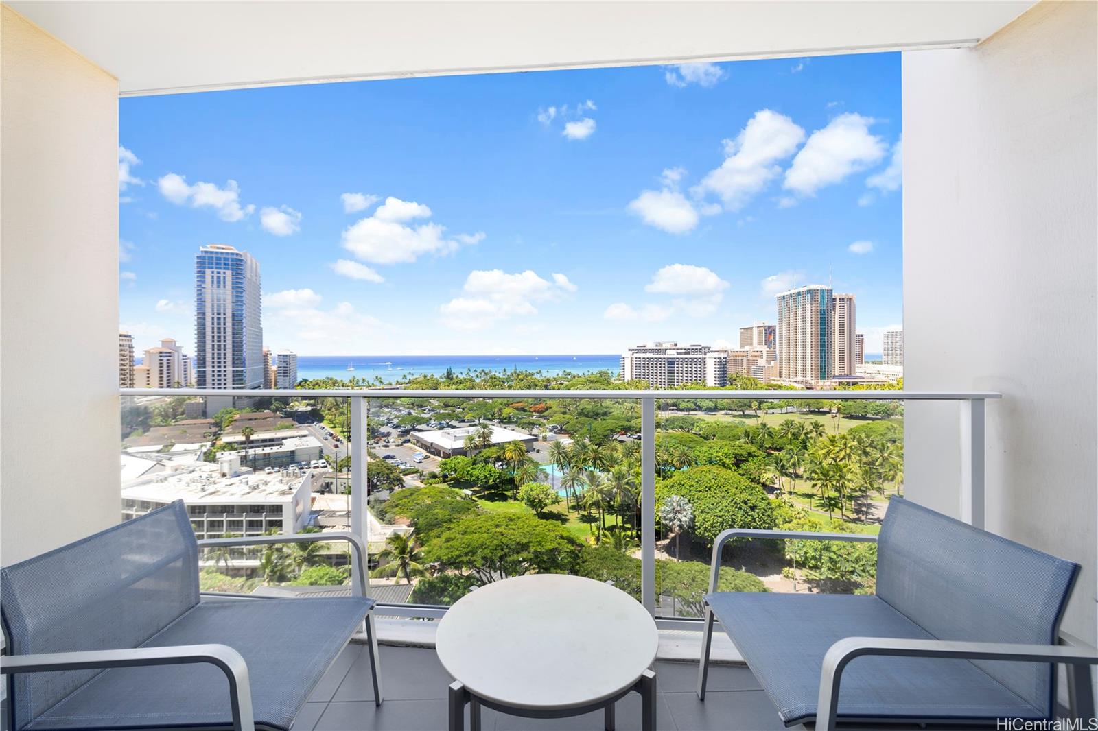 The Ritz-Carlton Residences condo # E1607, Honolulu, Hawaii - photo 9 of 16