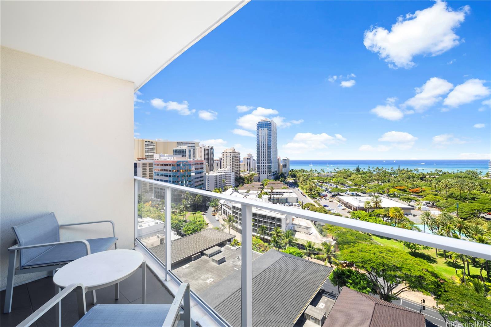 The Ritz-Carlton Residences condo # E1607, Honolulu, Hawaii - photo 10 of 16