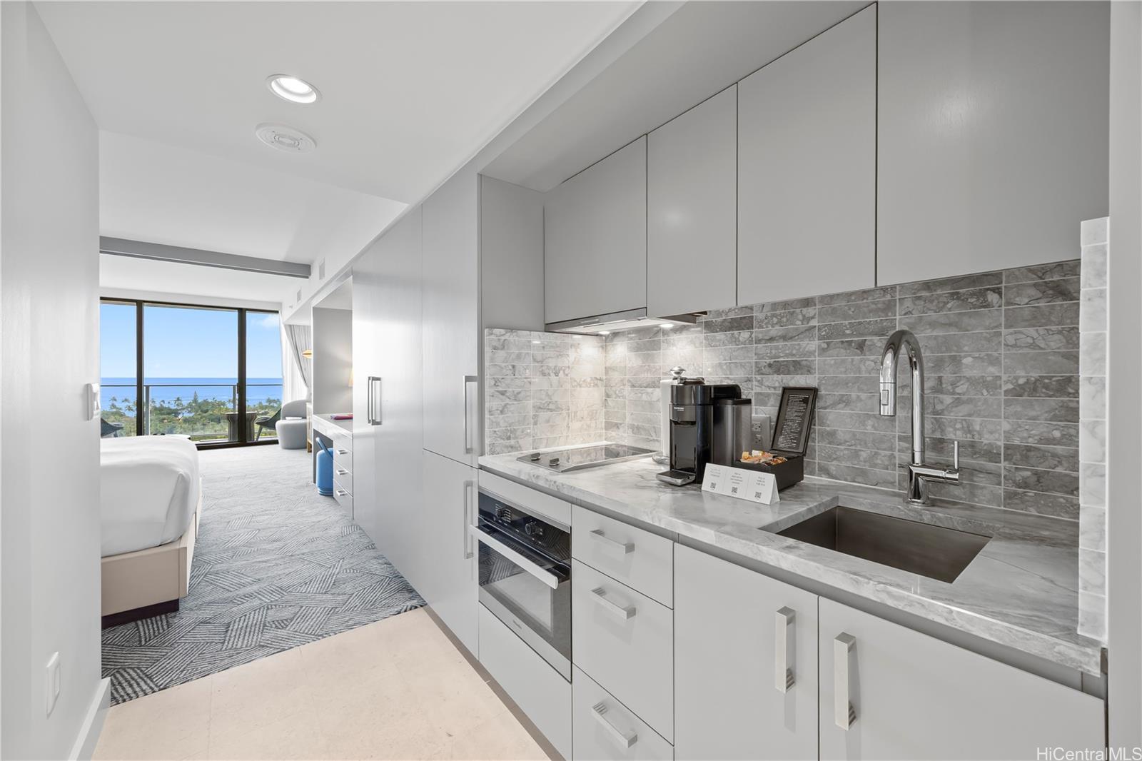 The Ritz-Carlton Residences condo # E1707, Honolulu, Hawaii - photo 8 of 24