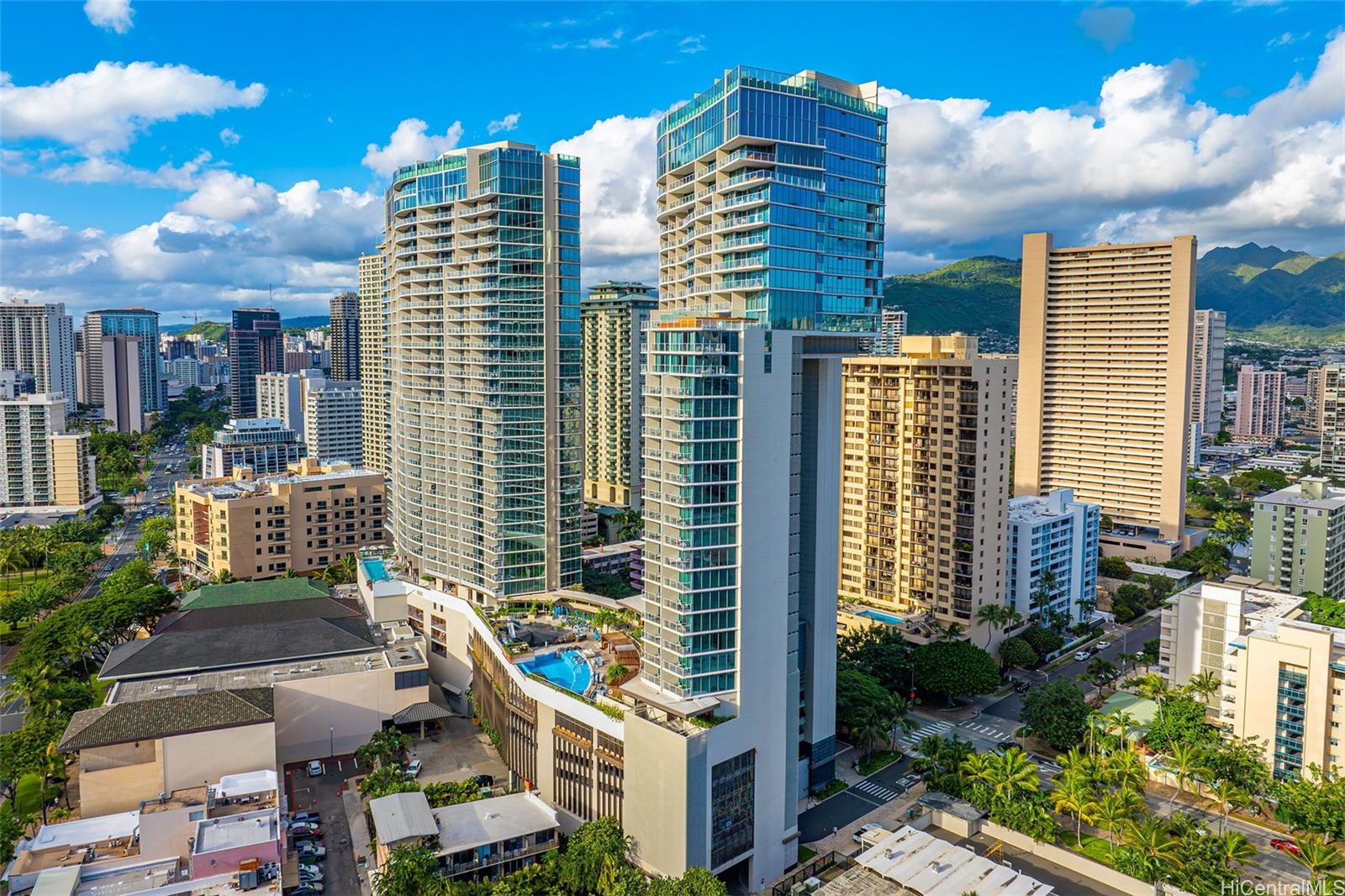 The Ritz-Carlton Residences condo # E1712, Honolulu, Hawaii - photo 3 of 25