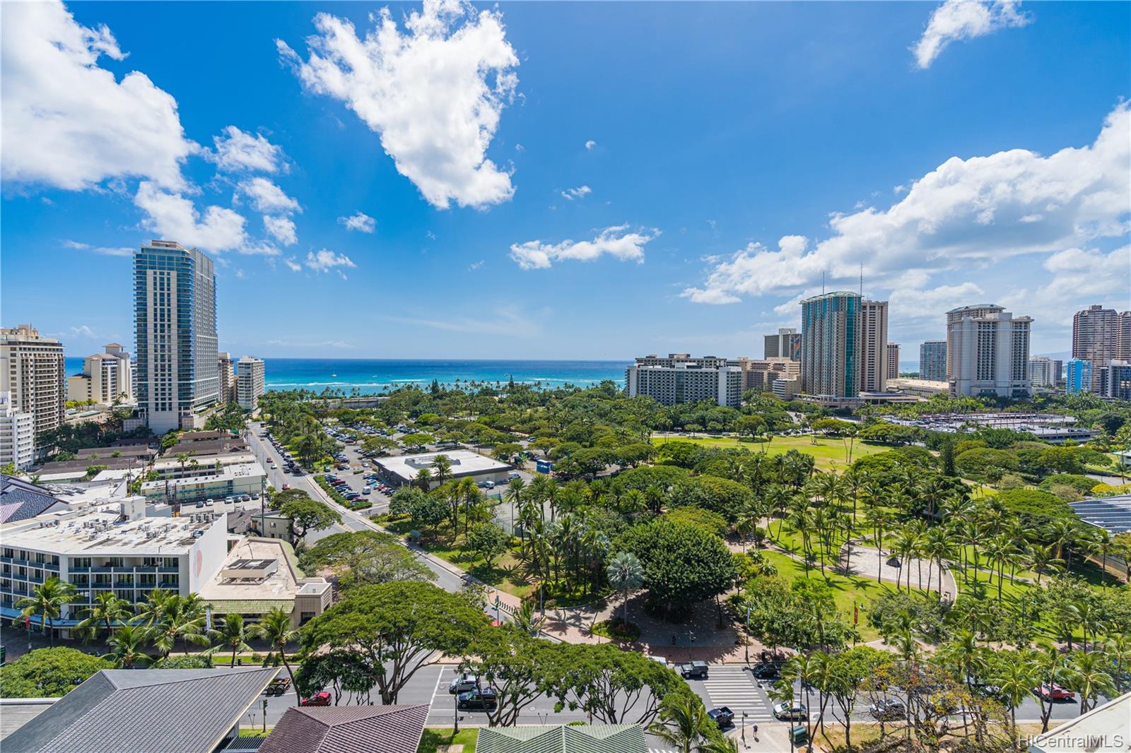 The Ritz-Carlton Residences condo # E1803, Honolulu, Hawaii - photo 6 of 14