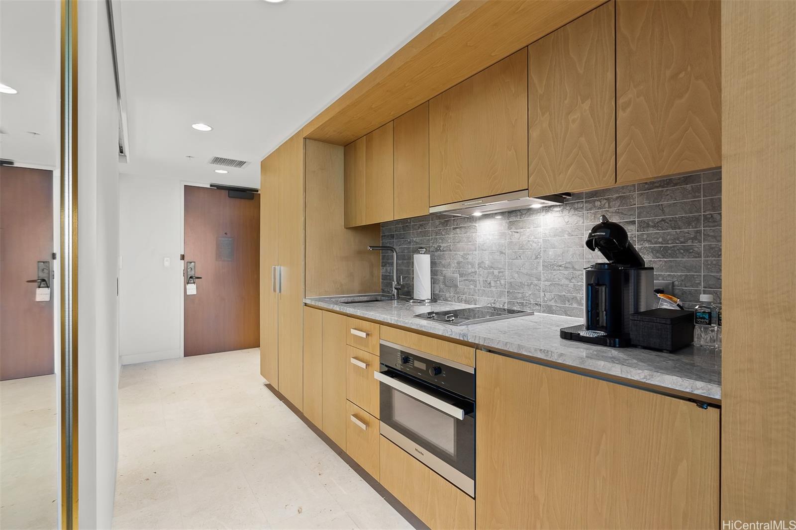 The Ritz-Carlton Residences condo # E1803, Honolulu, Hawaii - photo 14 of 25