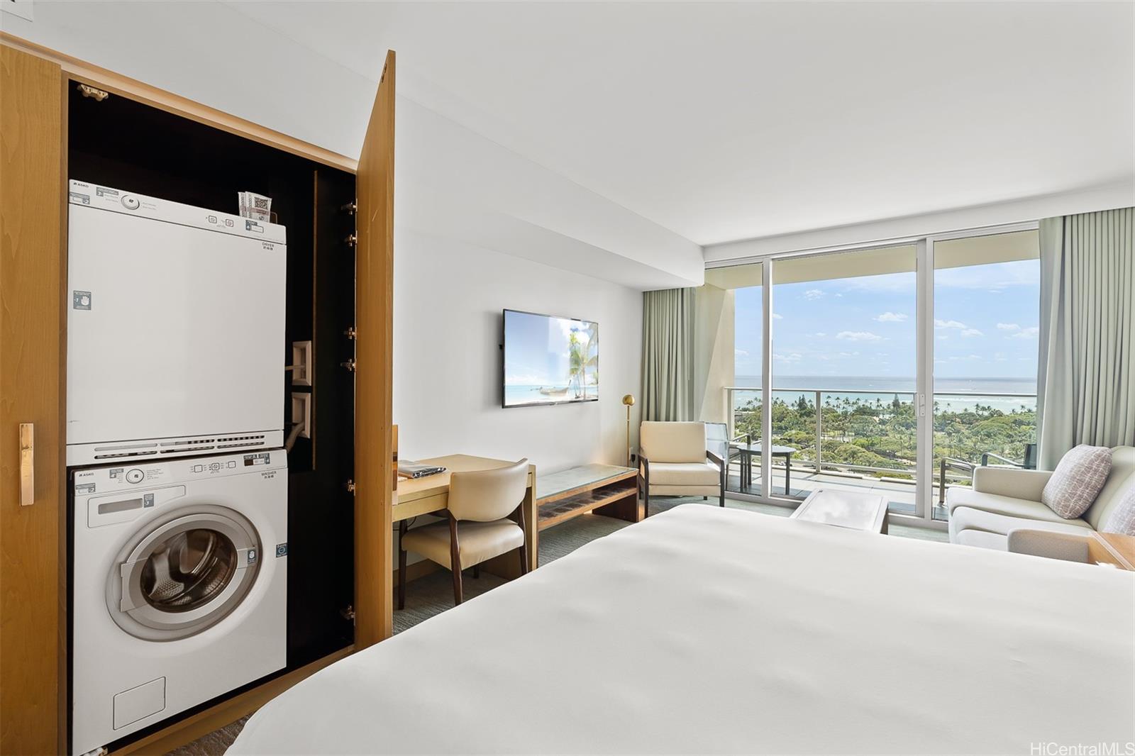 The Ritz-Carlton Residences condo # E1803, Honolulu, Hawaii - photo 6 of 25