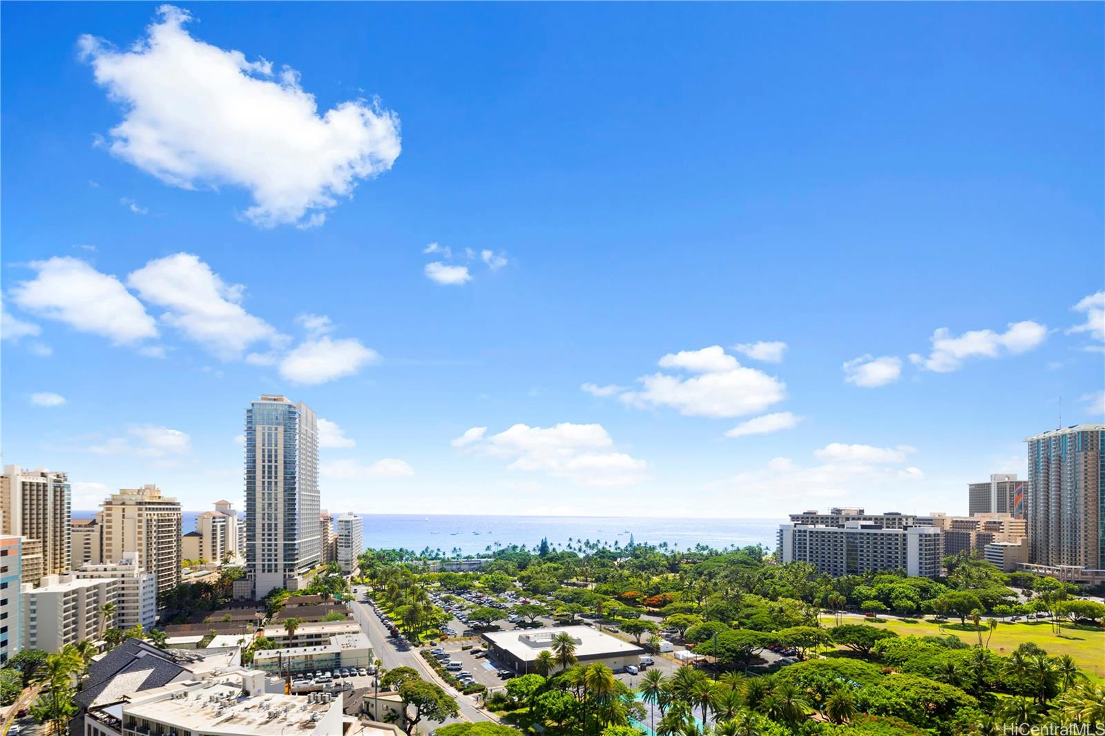 The Ritz-Carlton Residences condo # E1905, Honolulu, Hawaii - photo 4 of 24