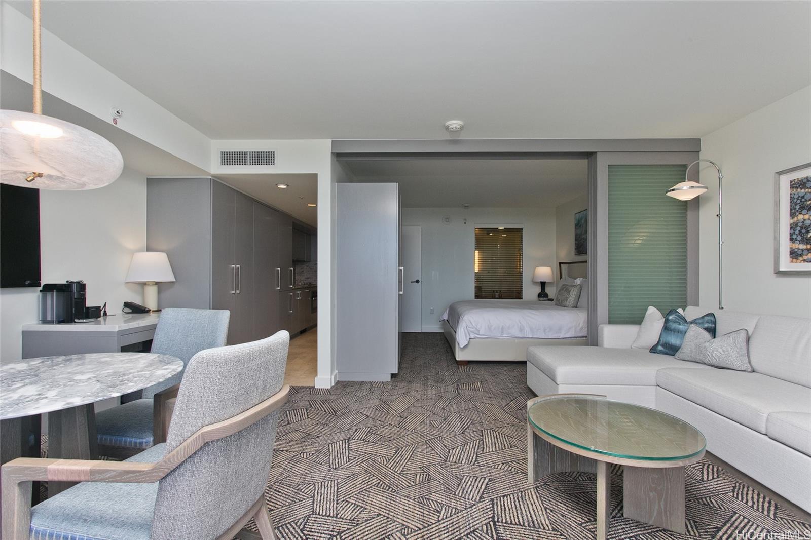 The Ritz-Carlton Residences condo # E1905, Honolulu, Hawaii - photo 10 of 15