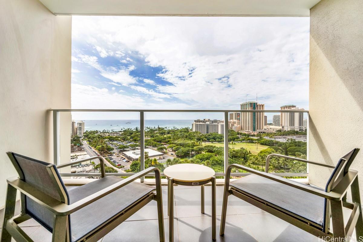 The Ritz-Carlton Residences condo # E2006, Honolulu, Hawaii - photo 6 of 20