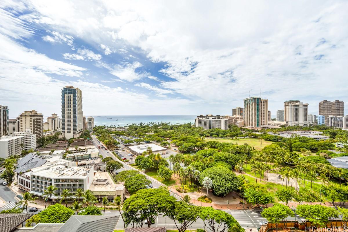 The Ritz-Carlton Residences condo # E2006, Honolulu, Hawaii - photo 7 of 20