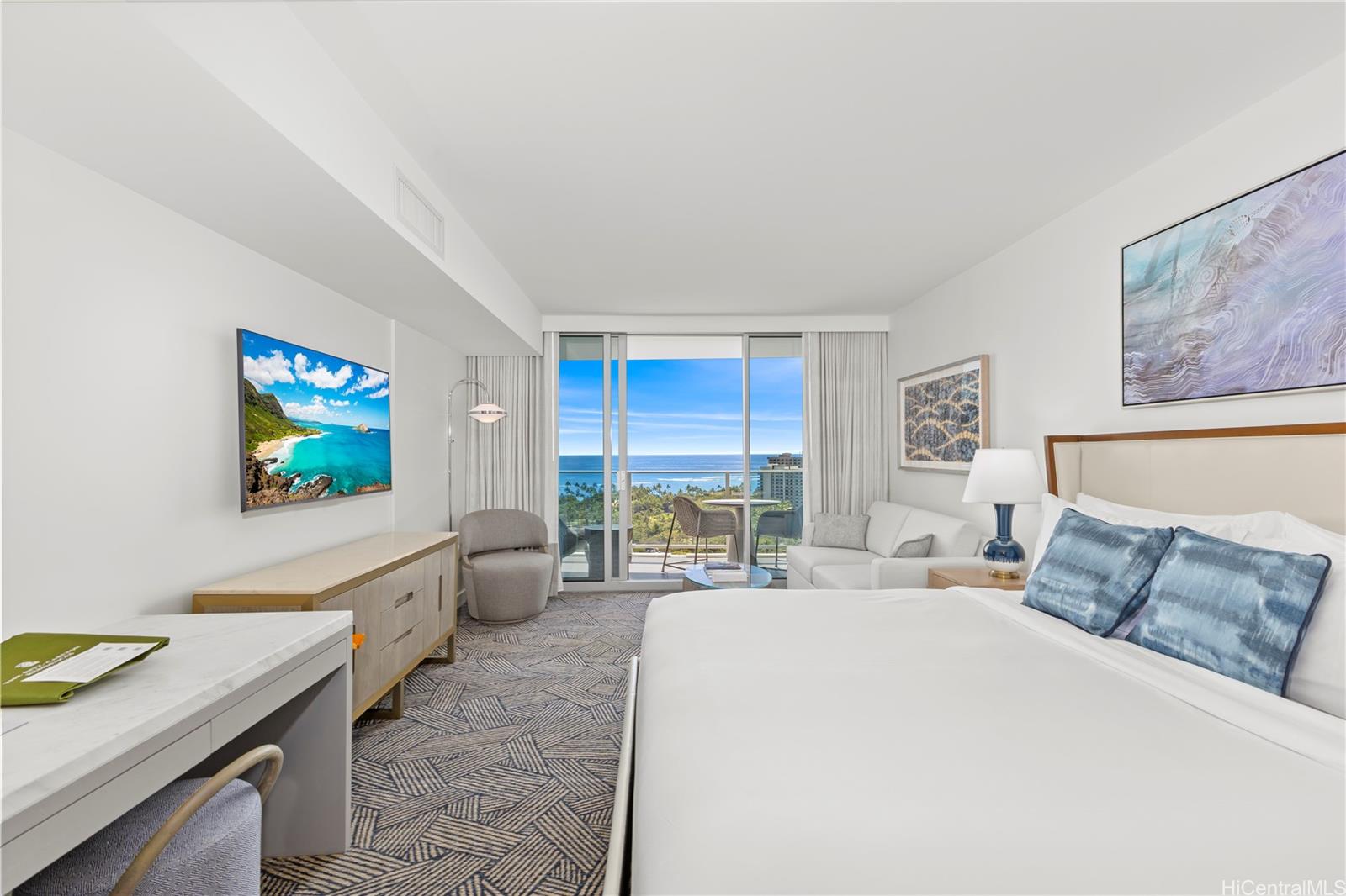 The Ritz-Carlton Residences condo # E2006, Honolulu, Hawaii - photo 2 of 18