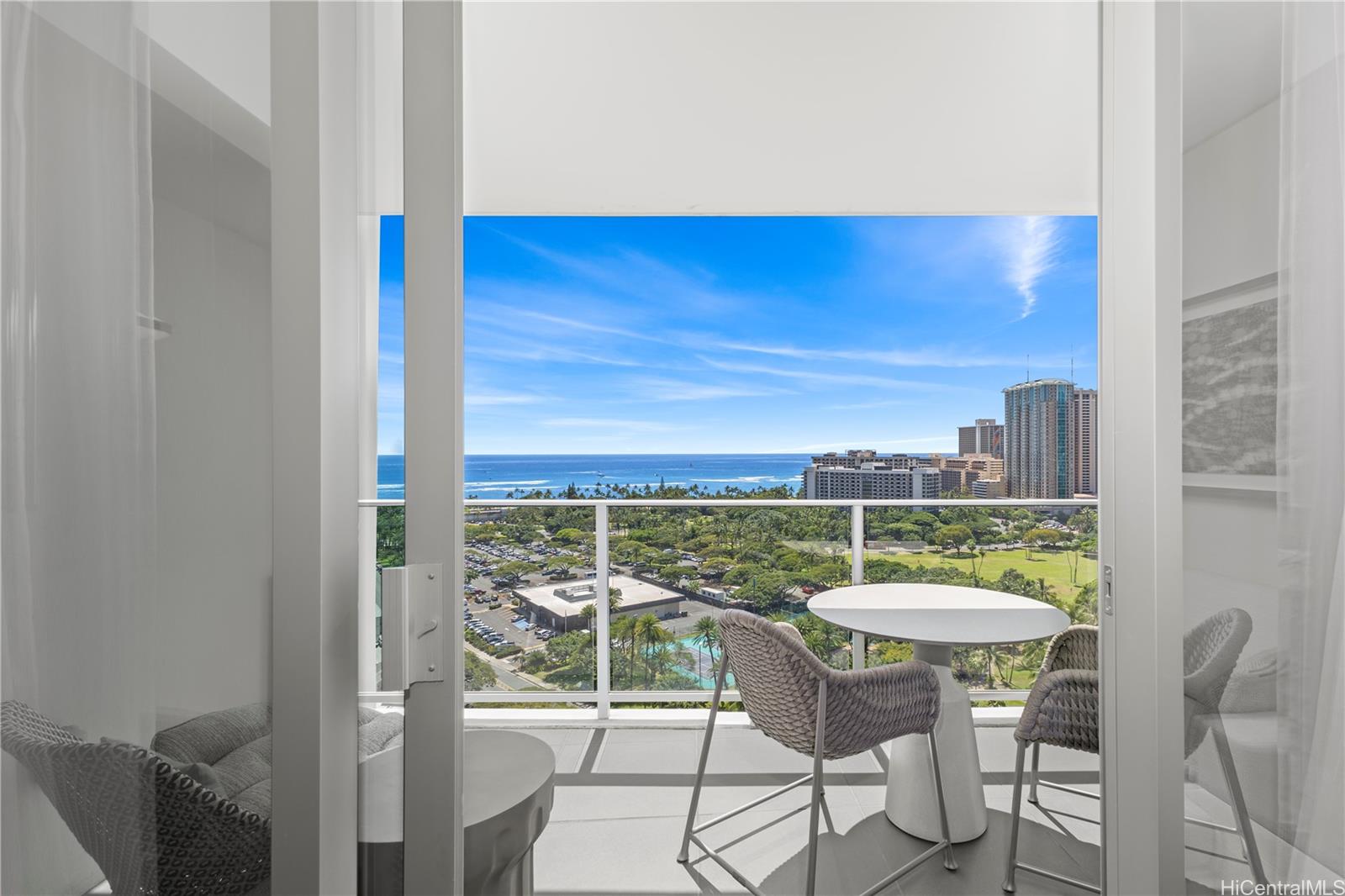 The Ritz-Carlton Residences condo # E2006, Honolulu, Hawaii - photo 7 of 18