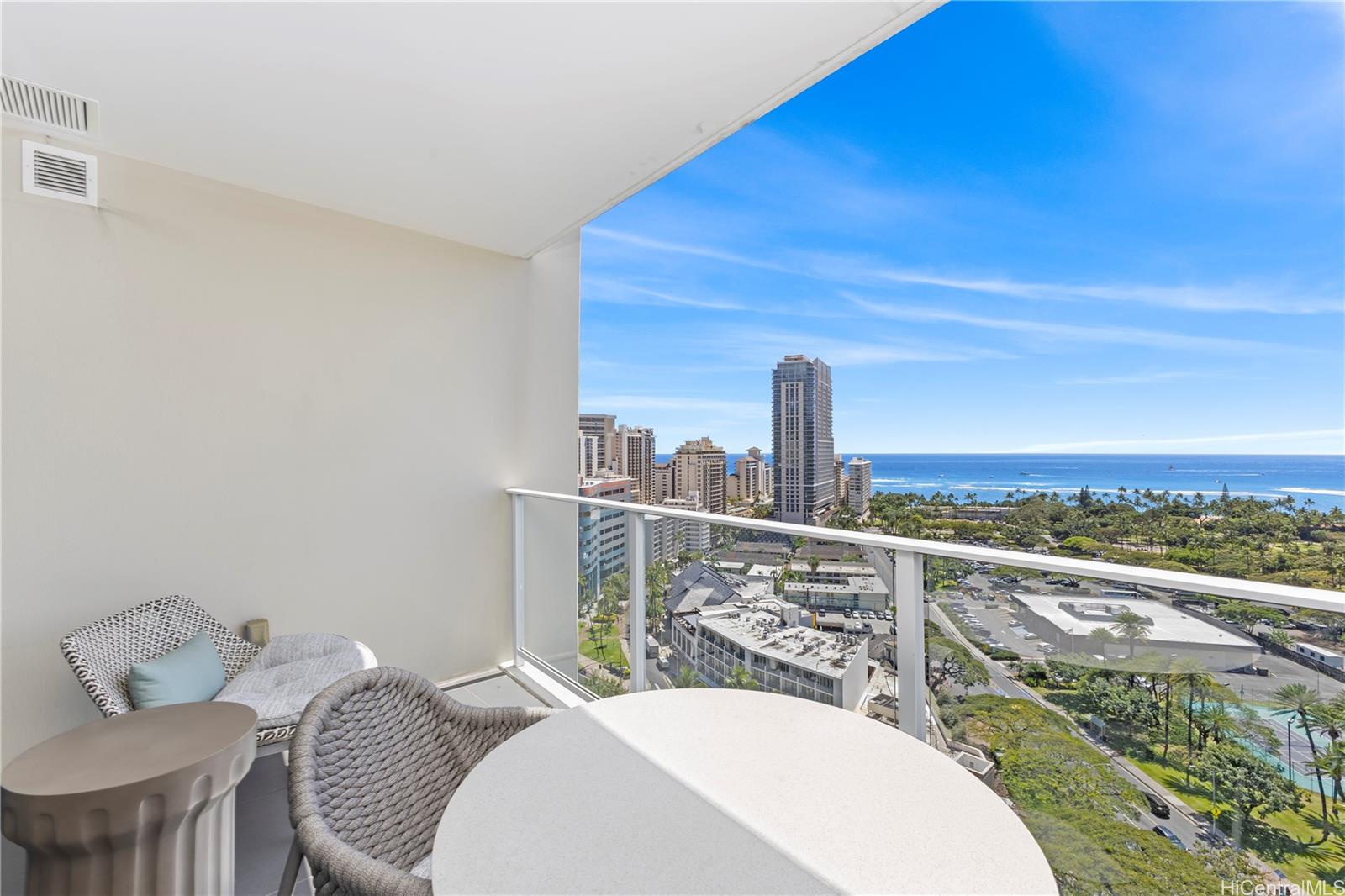 The Ritz-Carlton Residences condo # E2006, Honolulu, Hawaii - photo 8 of 18