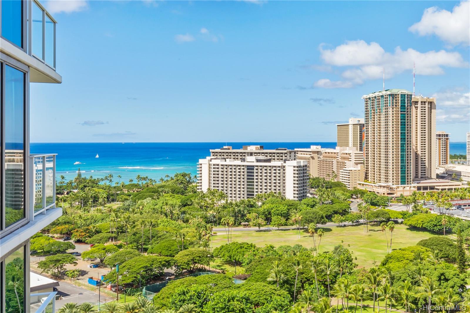 The Ritz-Carlton Residences condo # E2201, Honolulu, Hawaii - photo 19 of 23