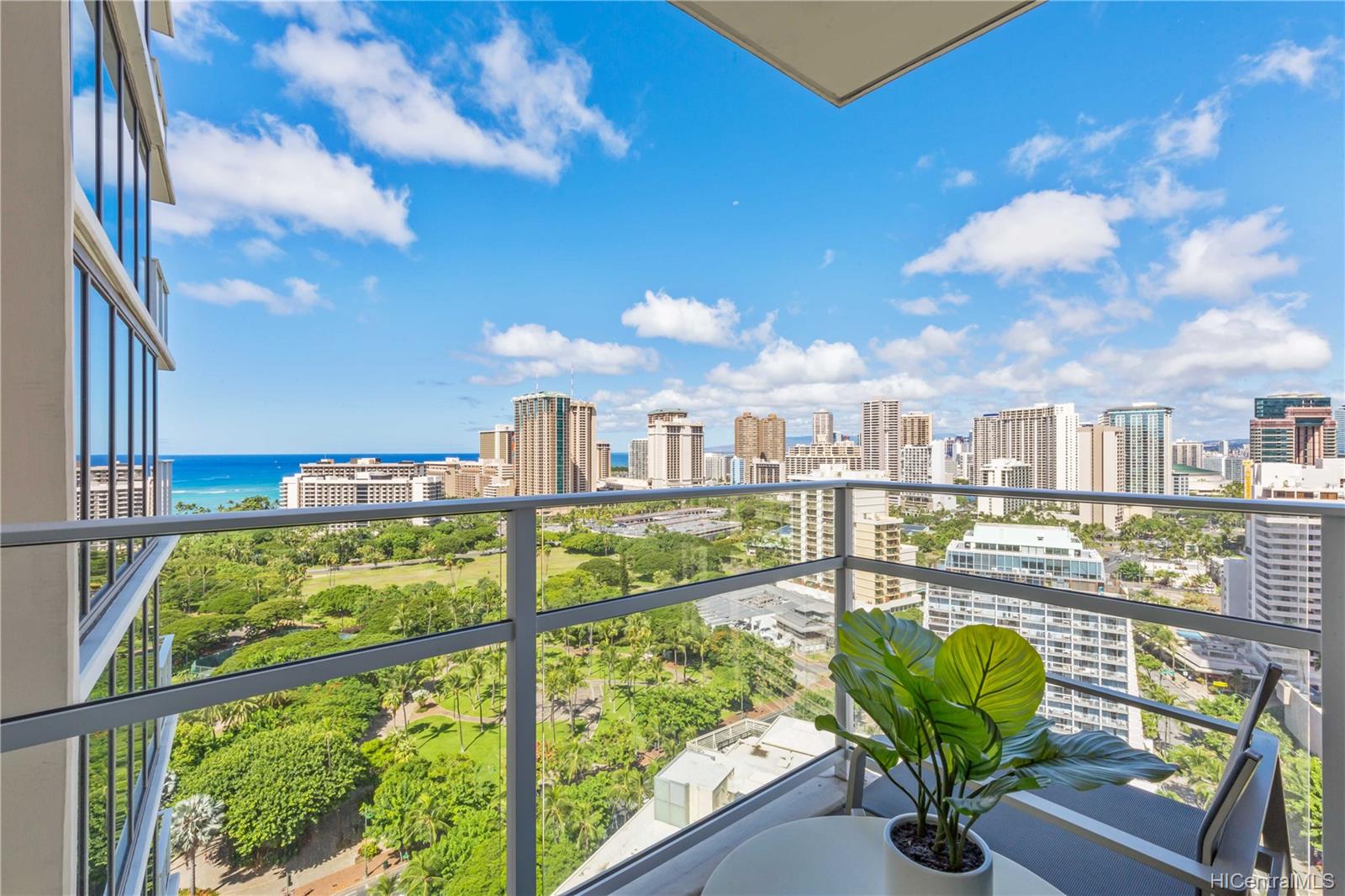 The Ritz-Carlton Residences condo # E2201, Honolulu, Hawaii - photo 20 of 23