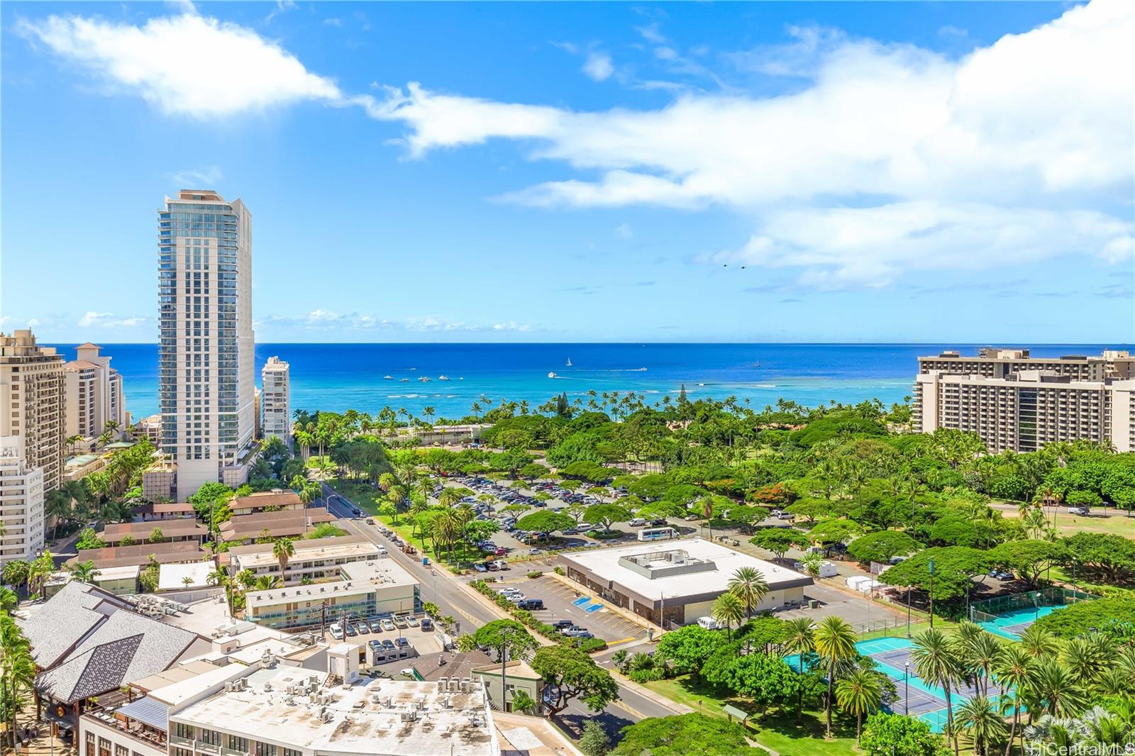 The Ritz-Carlton Residences condo # E2213, Honolulu, Hawaii - photo 2 of 24