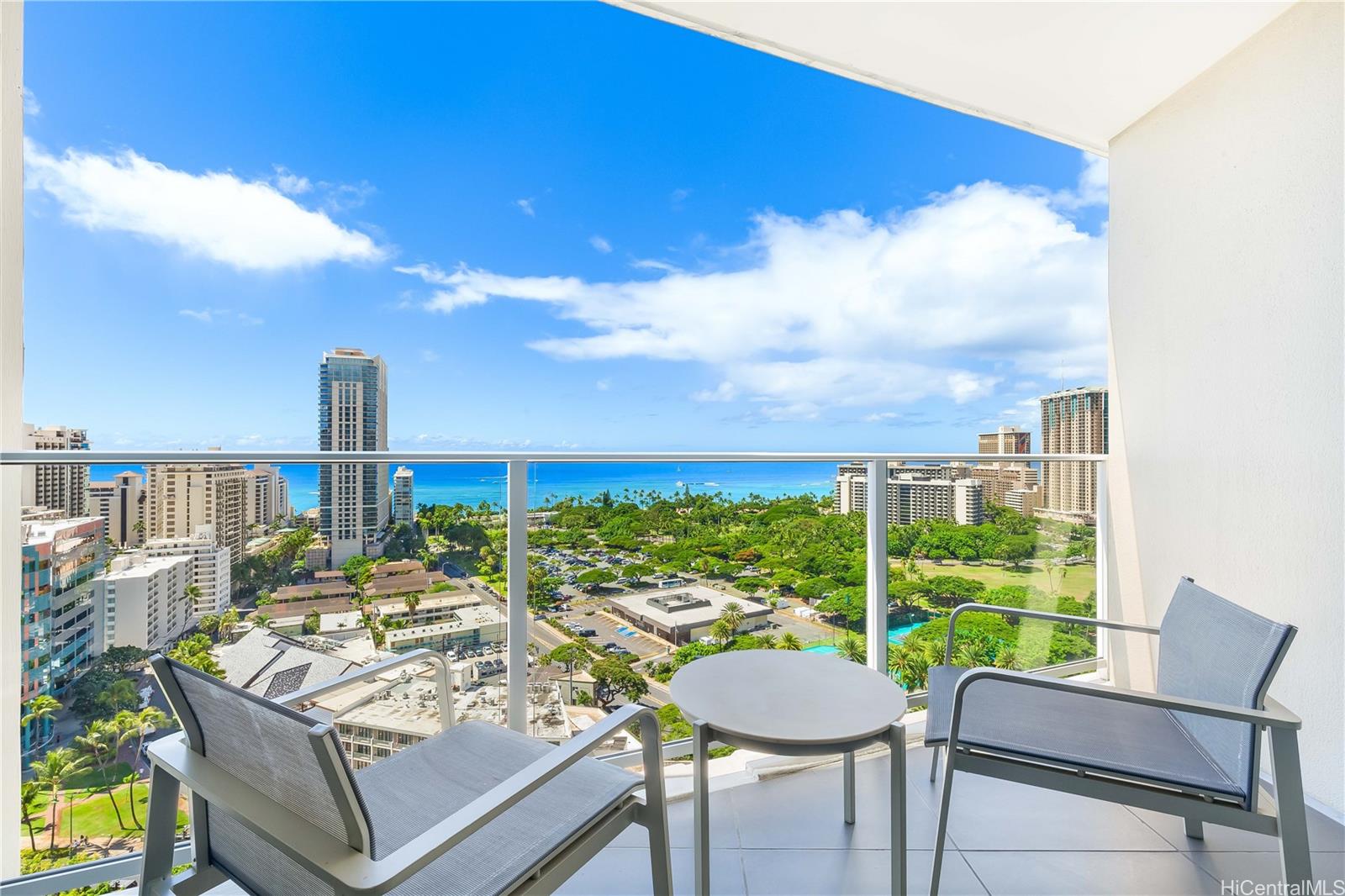 The Ritz-Carlton Residences condo # E2213, Honolulu, Hawaii - photo 17 of 24