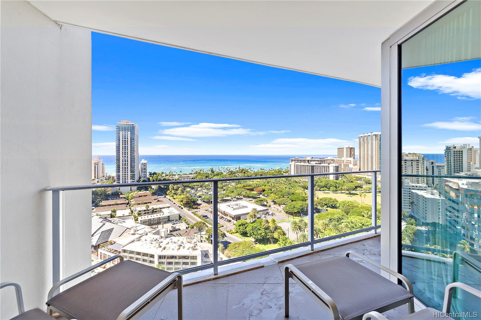 The Ritz-Carlton Residences condo # E2308, Honolulu, Hawaii - photo 20 of 21